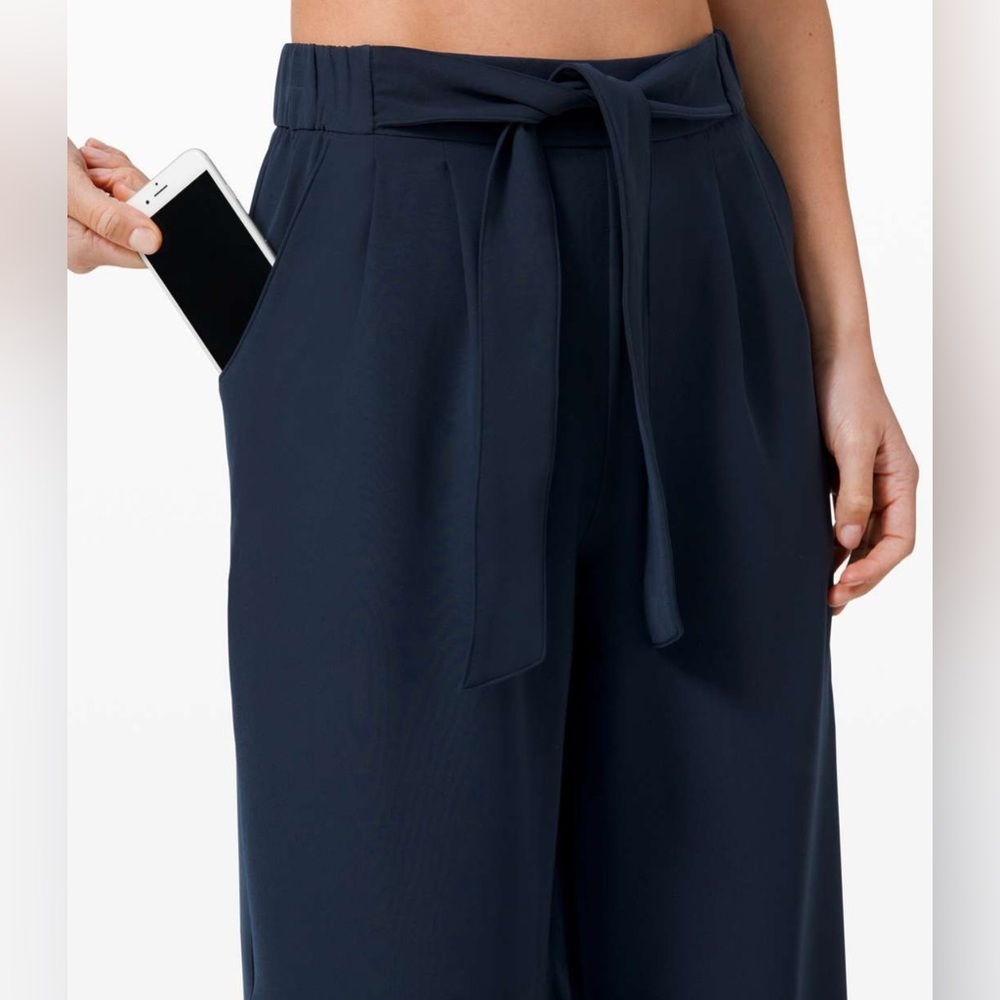 Lululemon Lululemon Noir Crop Sz 10